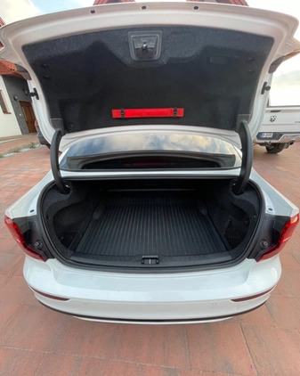 Volvo S60 cena 149999 przebieg: 106000, rok produkcji 2019 z Warszawa małe 106